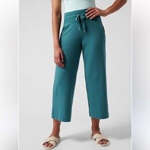 Athleta Fap Balance Wide Crop Pant in Borealis Green size S
